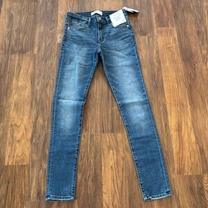Abercrombie & Fitch super skinny mid rise form fitting jeans 2